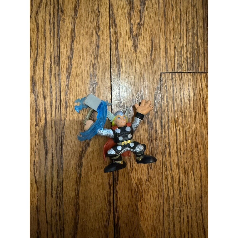 Hasbro Marvel Super Hero Squad Thor